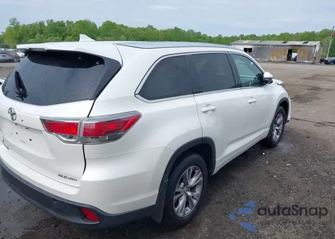 2015 Toyota Highlander Xle V6 z USA, uszkodzony, nr VIN 5TDJKRFH2FS131663